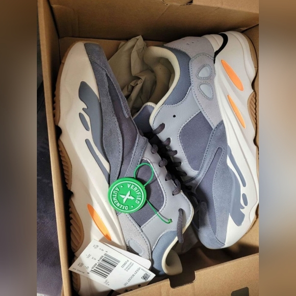 Yeezy Boost 700